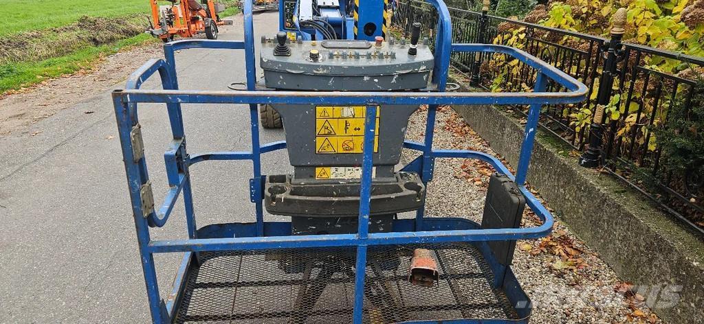 JLG E450aj 曲臂高空作業車