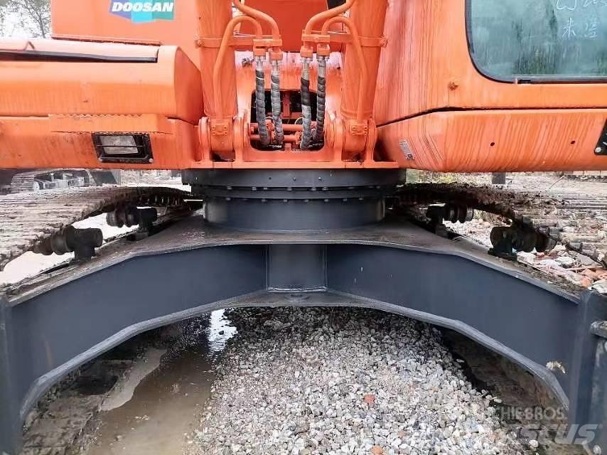 Doosan 225 LC-9 履帶式 挖土機/掘鑿機/挖掘機
