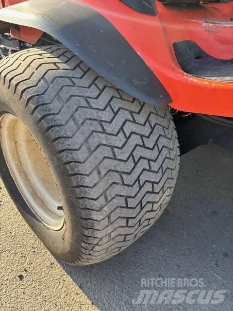 Kubota F 3090 騎乘式割草機