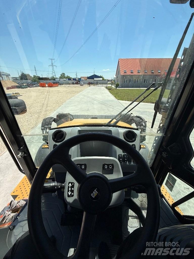 CAT 432f2 反鏟裝載機