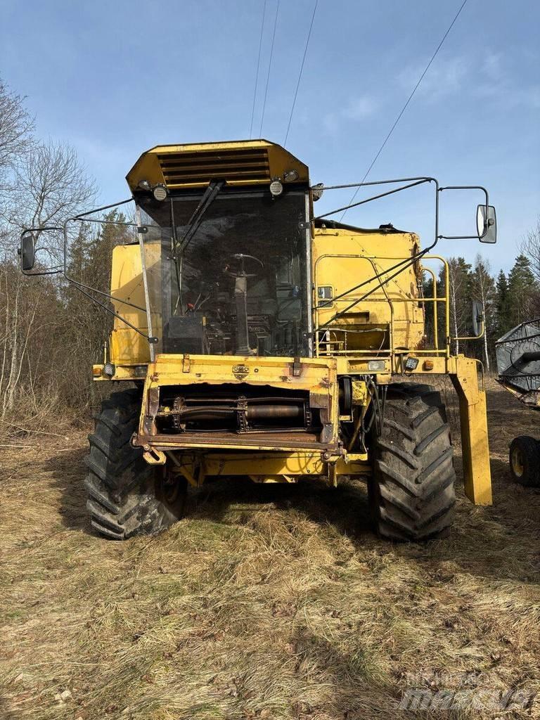 New Holland TX 36 聯合收穫機
