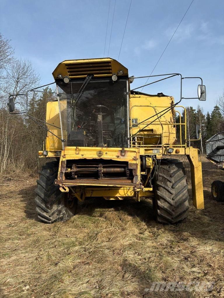 New Holland TX 36 聯合收穫機