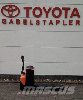 Toyota LWE 200 行走控制式堆積機