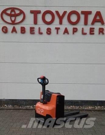 Toyota LWE 200 低架升降機
