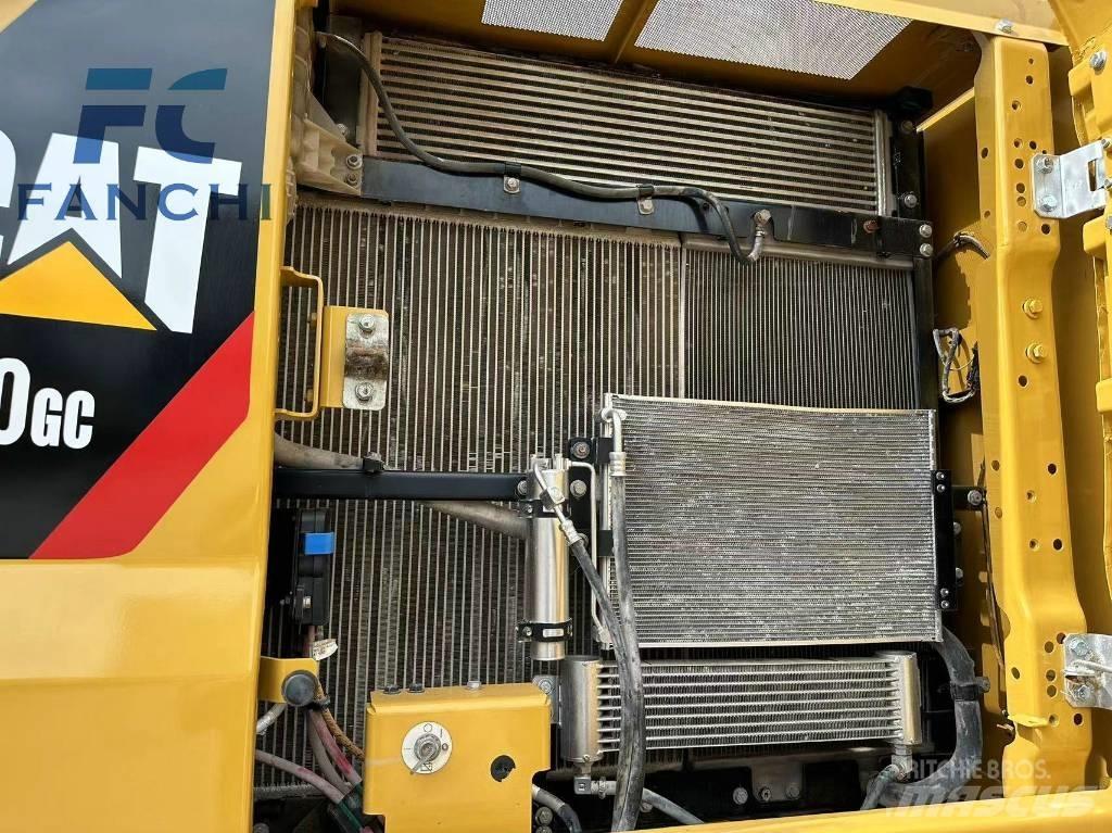 CAT 330GC 廢棄物/工業用操作車