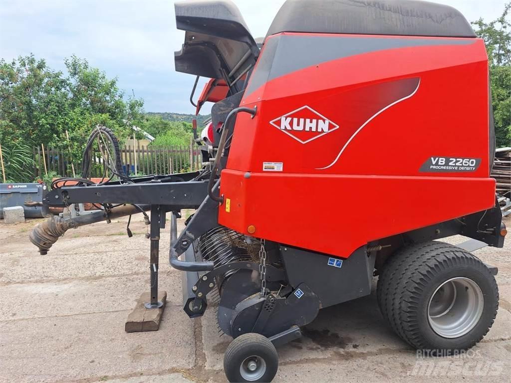 Kuhn VB 2260 圓型牧草打包機