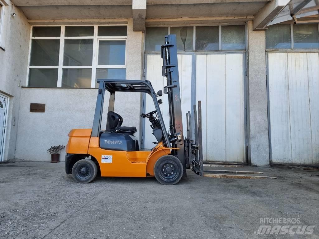 Toyota 02-7 FD 25 柴油卡車