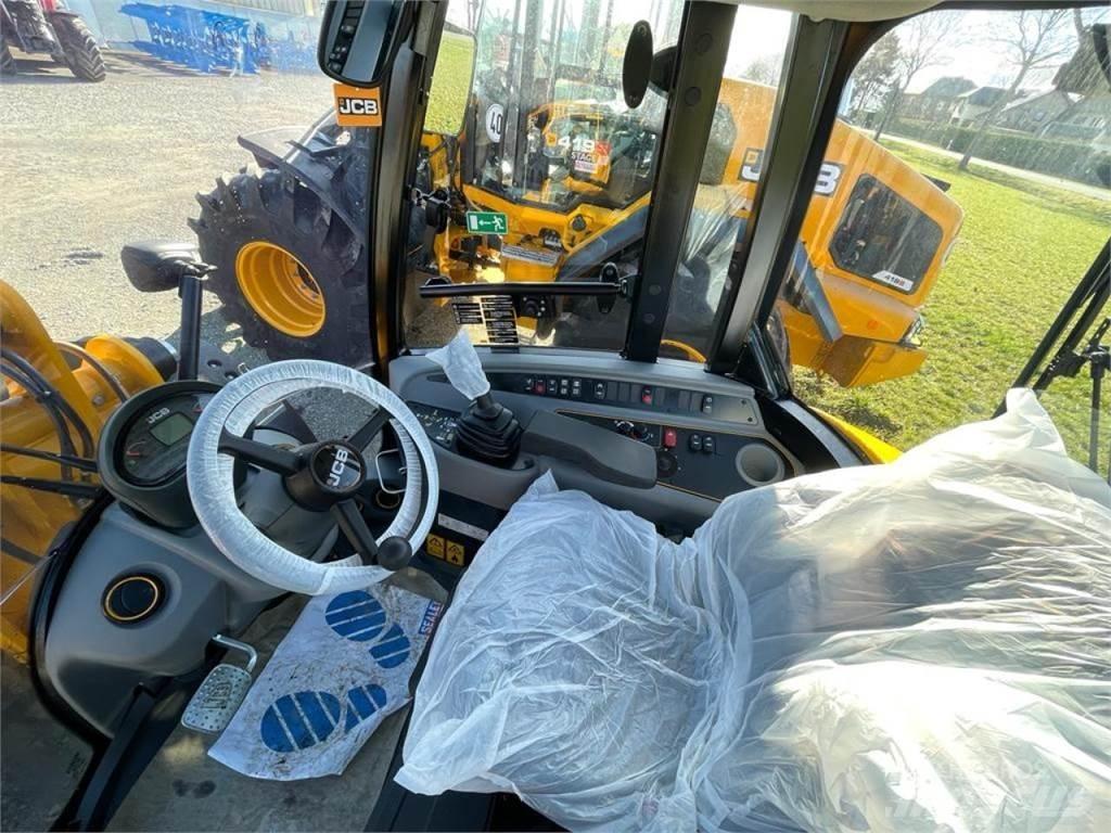JCB 409 輪胎式裝載機