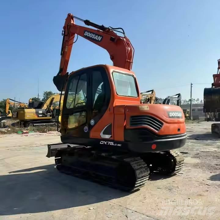 Doosan DX75-9C 中型挖土機/掘鑿機/挖掘機 7t-12t