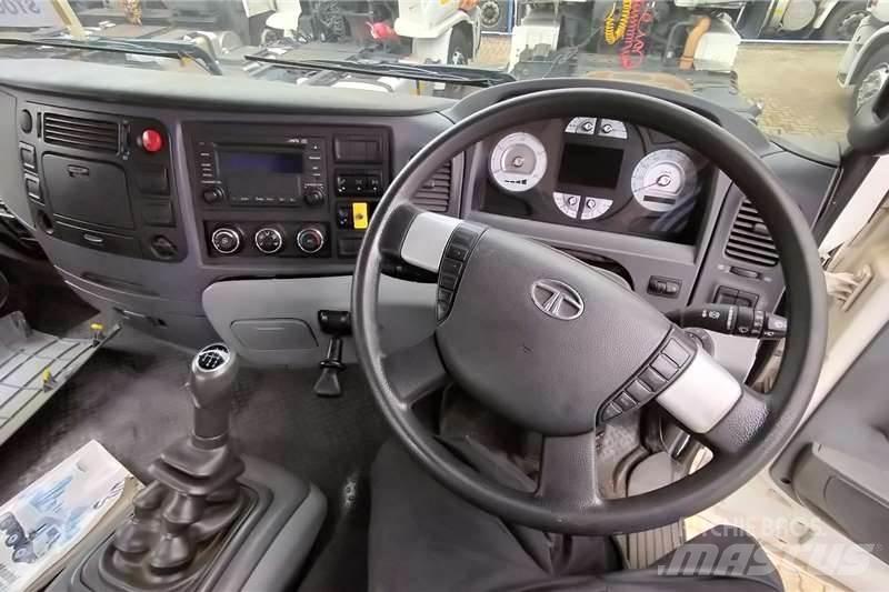 Tata PRIMA 3338K 其他貨車