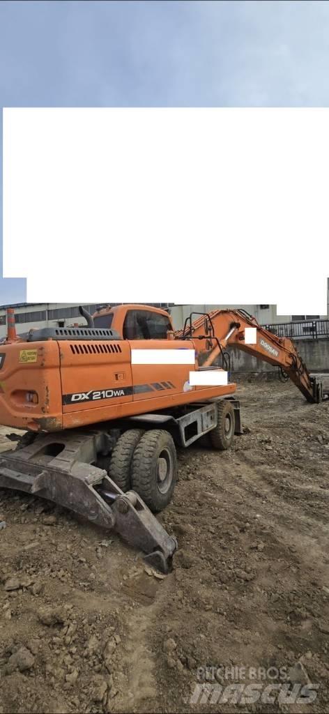 Doosan DX 210 W 旋轉式挖土機/掘鑿機/挖掘機