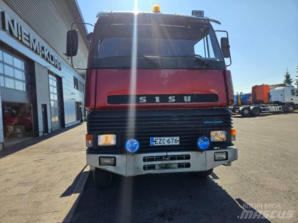 Sisu SM300 8X2 林業運輸車