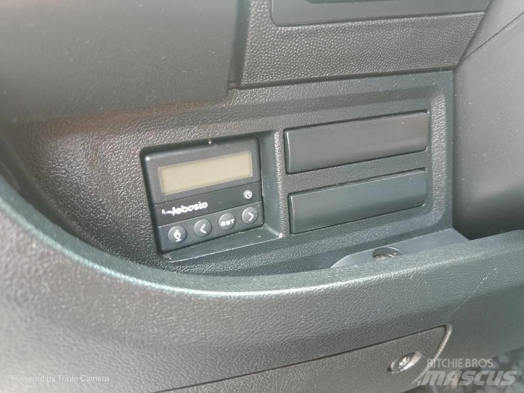 Peugeot Boxer 廂式貨物運輸車