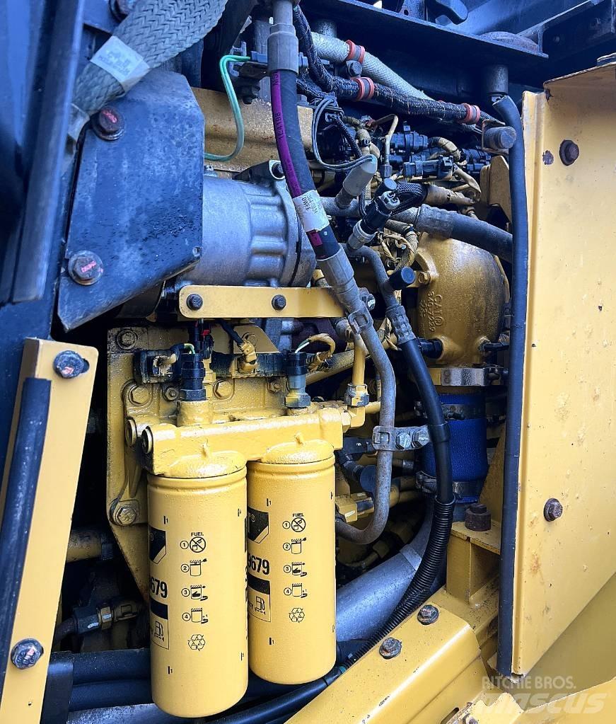 CAT 972 K 輪胎式裝載機