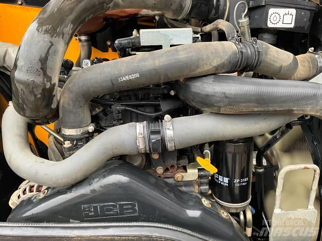 JCB 535-125 伸縮臂操作車