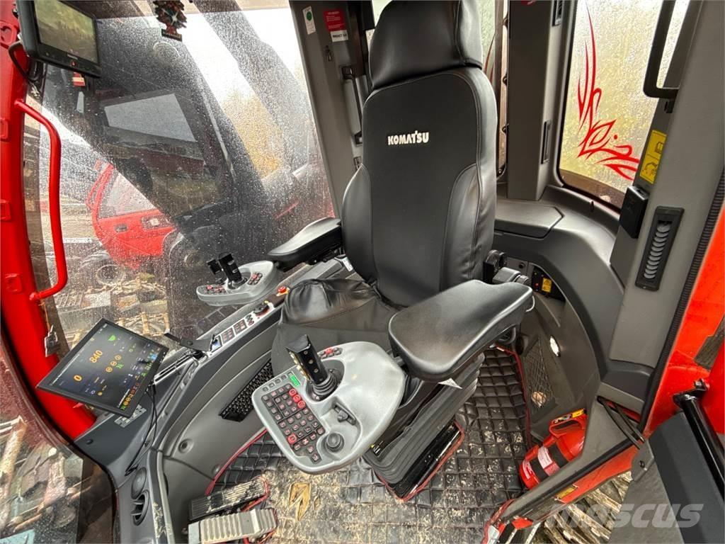 Komatsu 951 收穫機