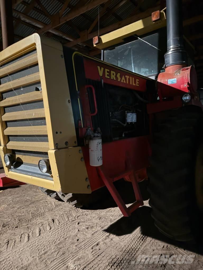 Versatile 835 曳引機