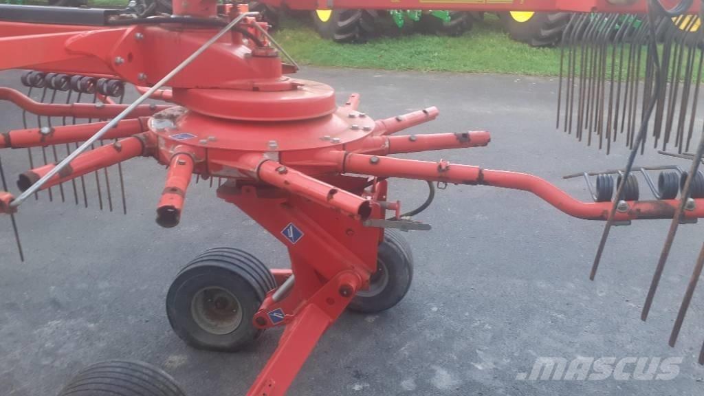Kuhn GA 6632 堆草機