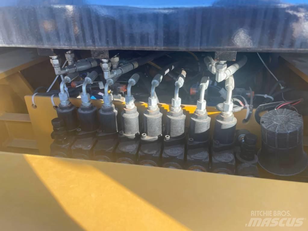 CAT 420 F 反鏟裝載機