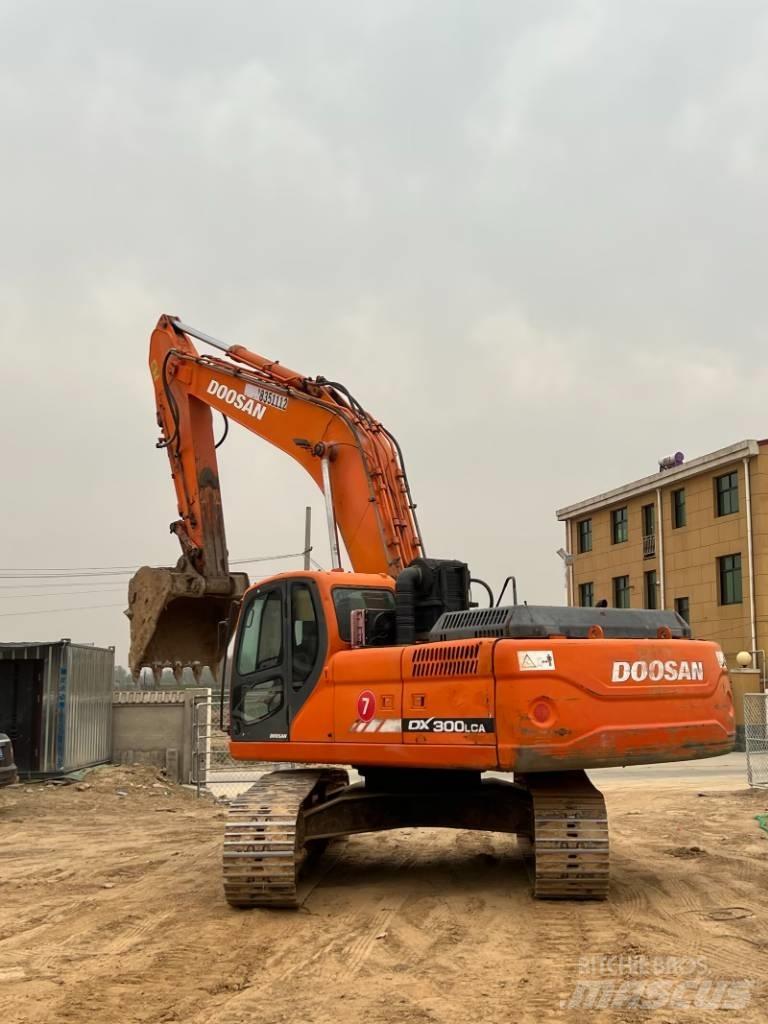 Doosan DX300LCA 履帶式 挖土機/掘鑿機/挖掘機