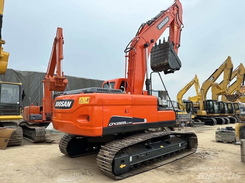 Doosan DX225LC-9C 履帶式 挖土機/掘鑿機/挖掘機