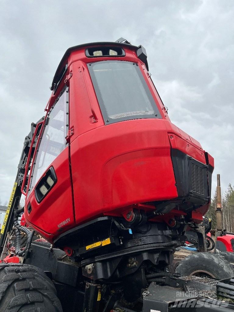 Komatsu 911 收穫機