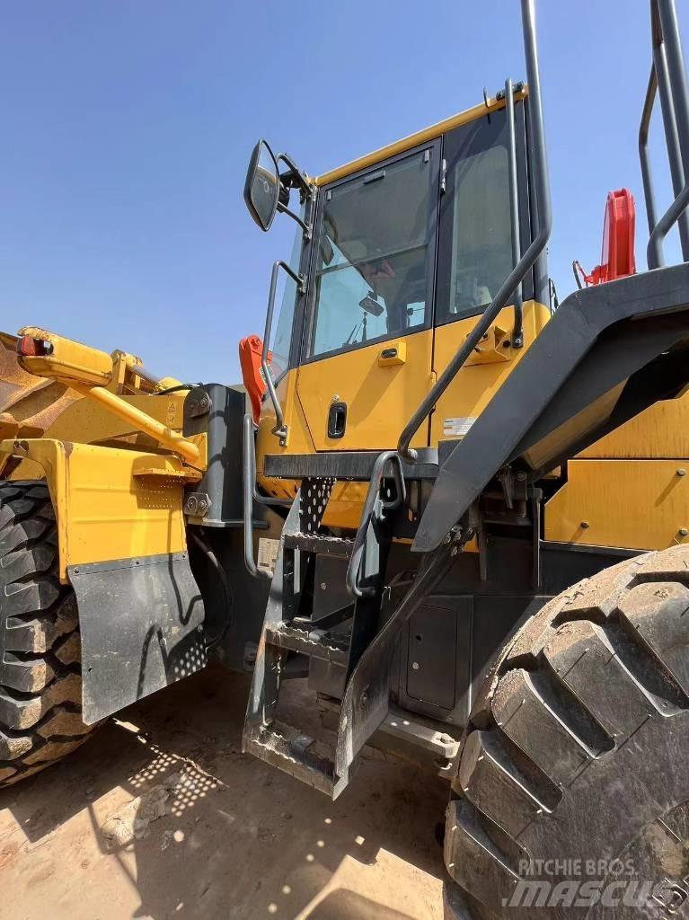 Komatsu WA 380 輪胎式裝載機