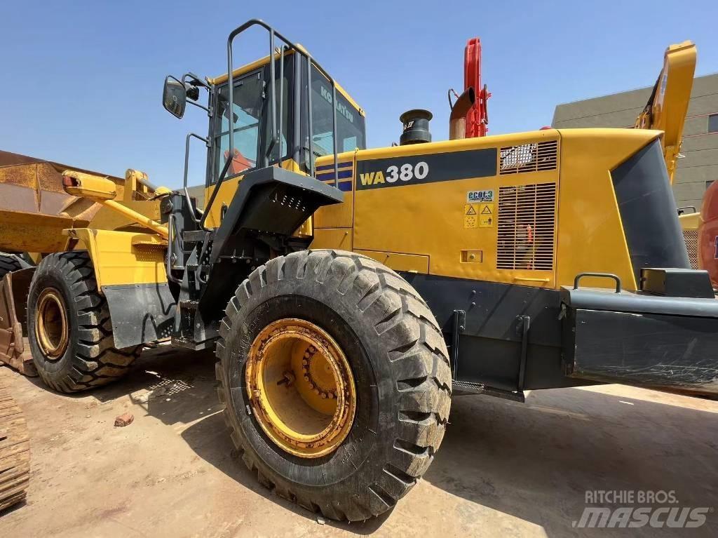 Komatsu WA 380 輪胎式裝載機