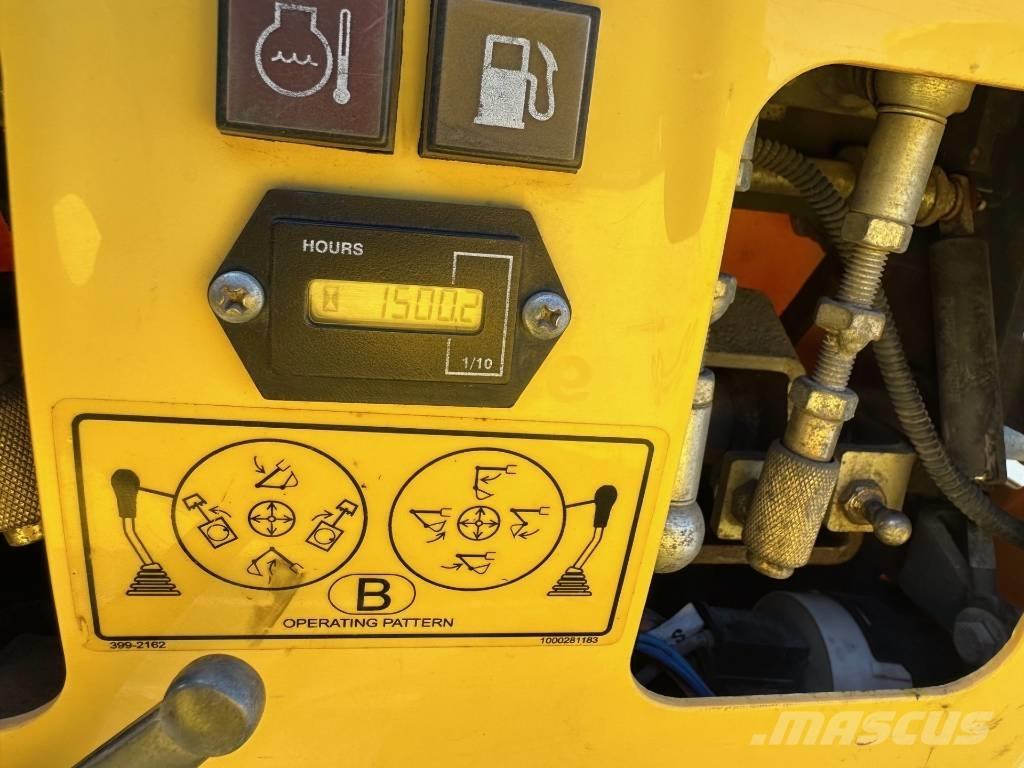 Wacker Neuson 803 小型挖土機/掘鑿機<7t(小型挖掘機)