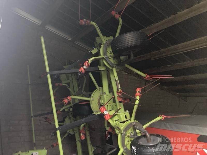 CLAAS Volto 900 耙與翻草機