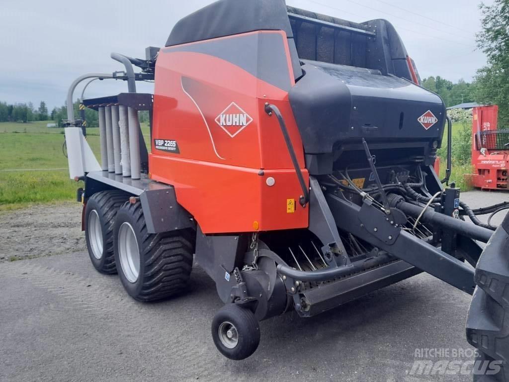 Kuhn VBP 2265 圓型牧草打包機