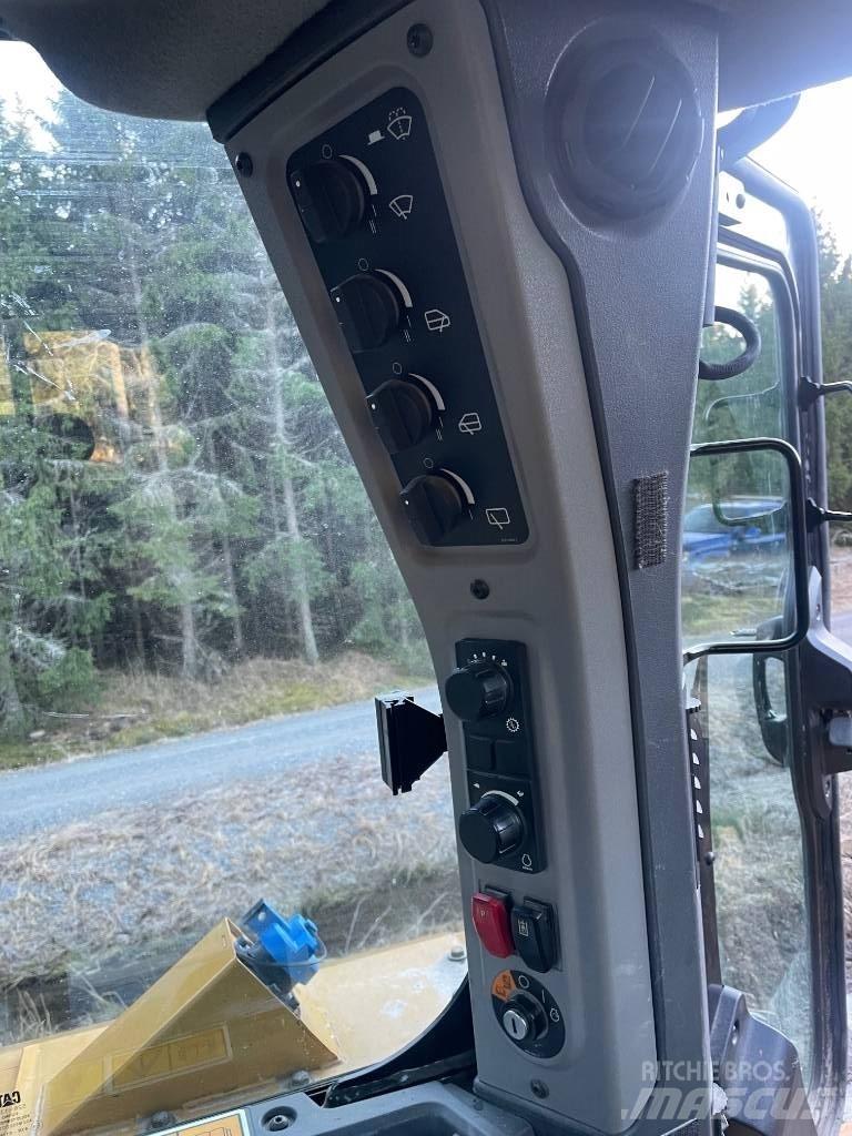 CAT D 6 XE LGP 履帶推土機
