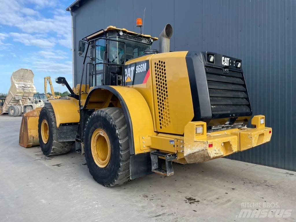 CAT 966M 輪胎式裝載機