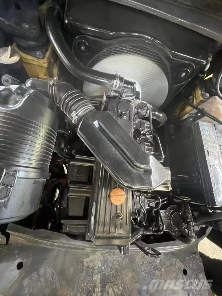 Komatsu FD 30 T-17 柴油卡車