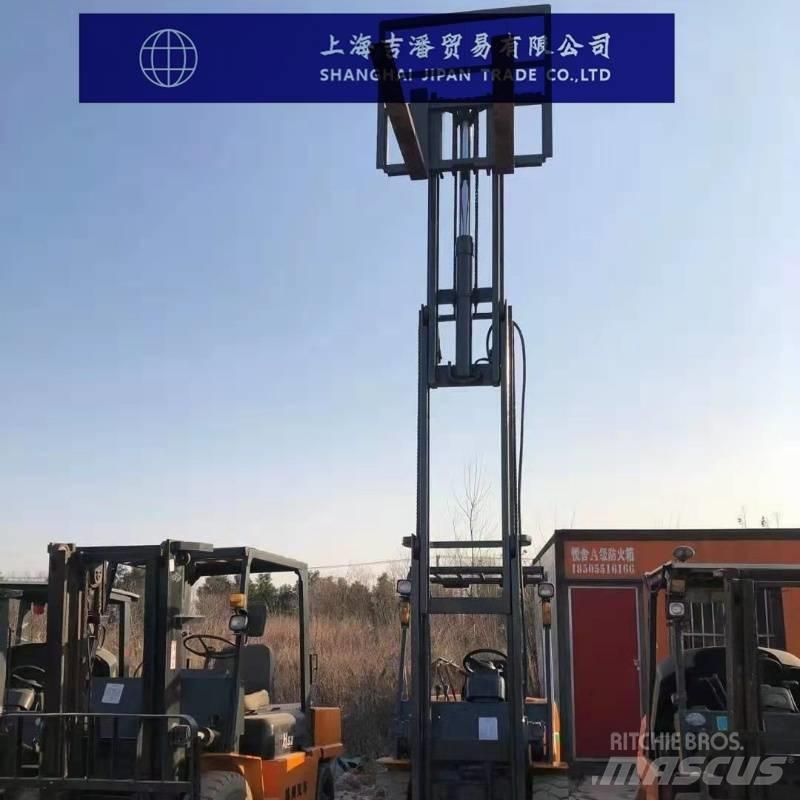 TCM 30 柴油卡車