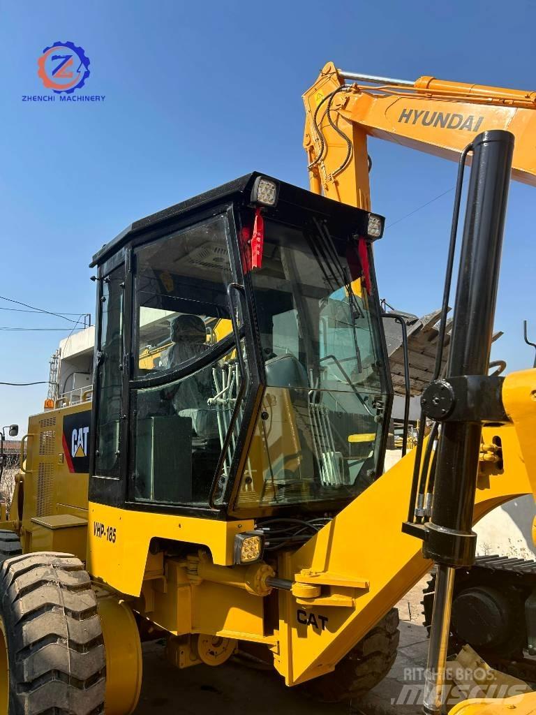 CAT 140 K 平土機
