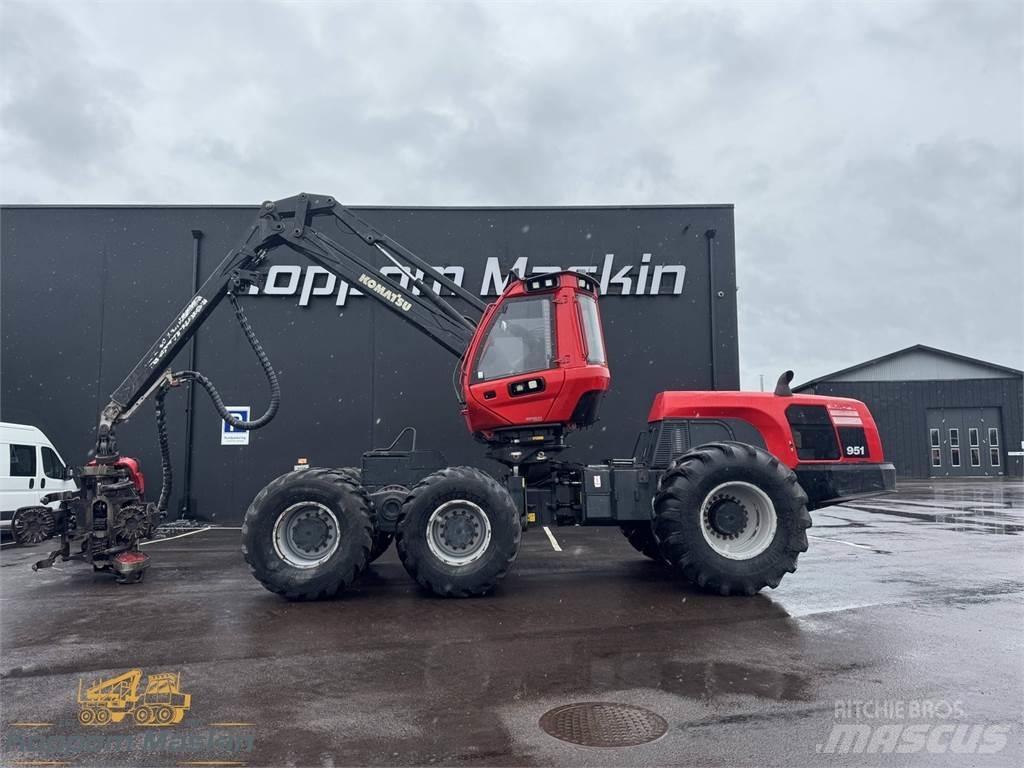 Komatsu 951 收穫機