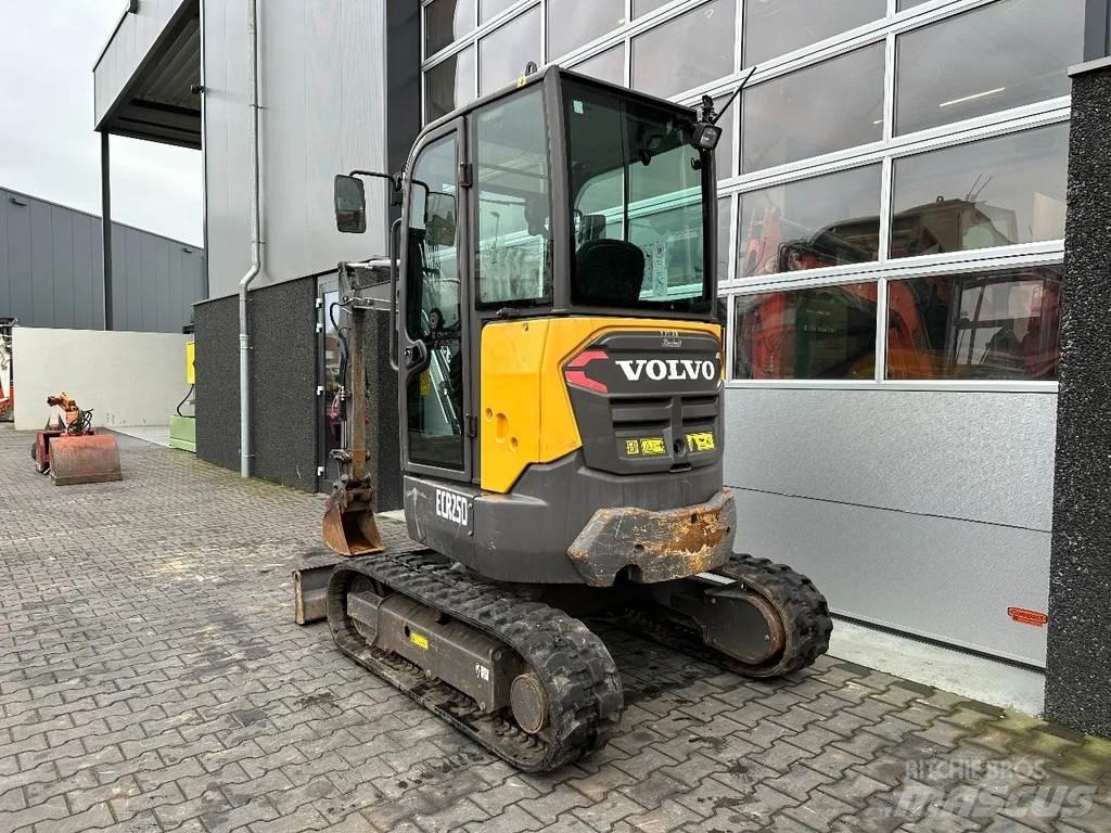 Volvo ECR25D 小型挖土機/掘鑿機<7t(小型挖掘機)