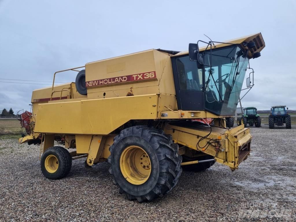 New Holland TX 36 聯合收穫機