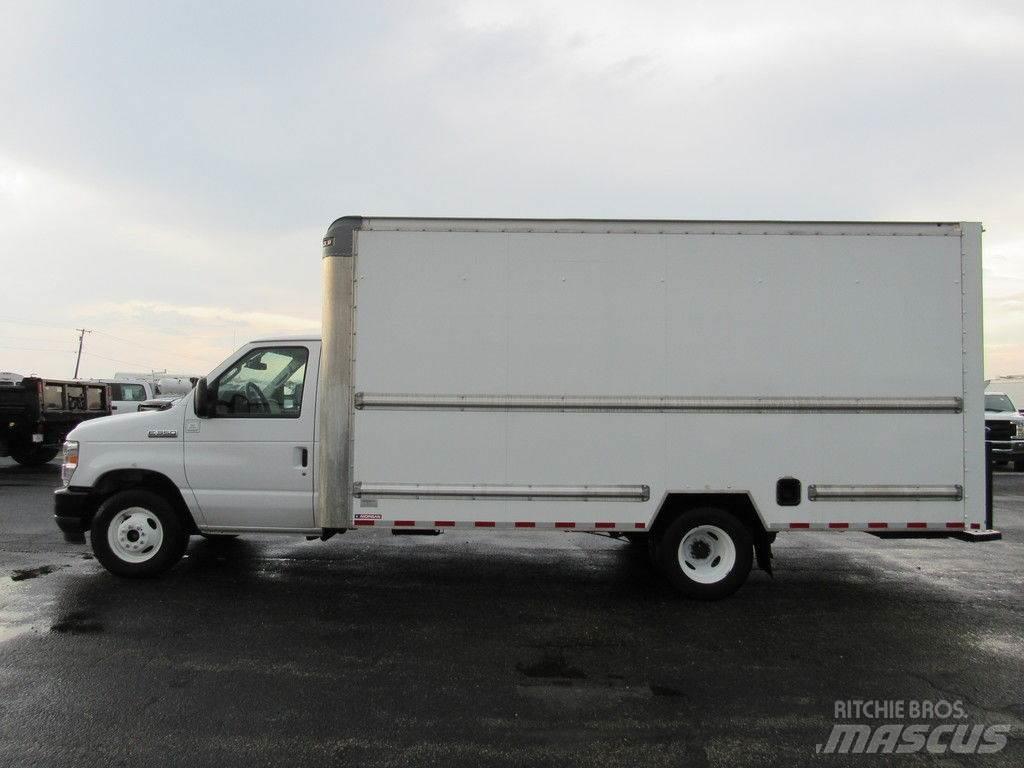 Ford E-350 貨箱式卡車