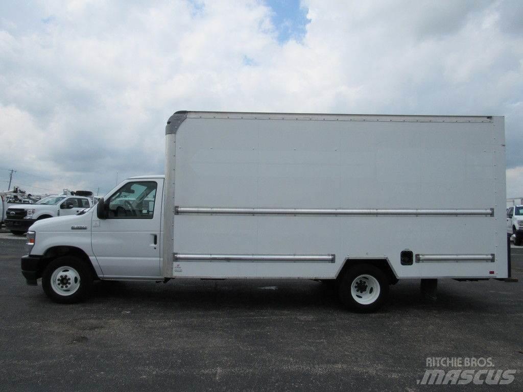 Ford E-350 貨箱式卡車