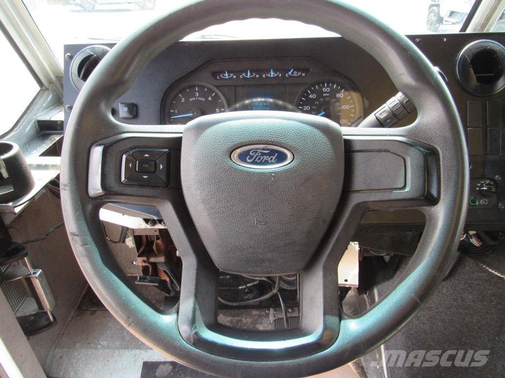 Ford E-450 貨箱式卡車