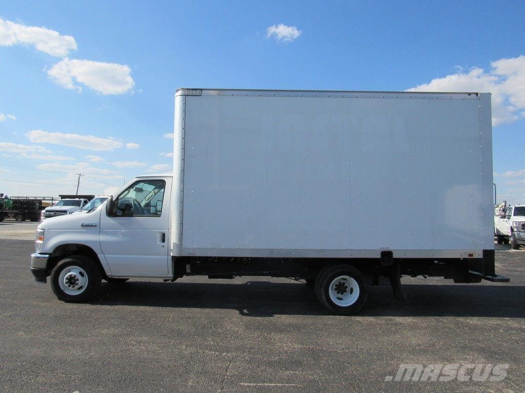 Ford E-450 貨箱式卡車