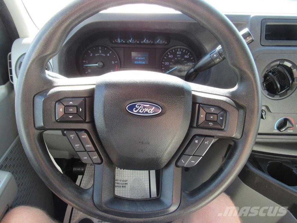 Ford E-450 貨箱式卡車