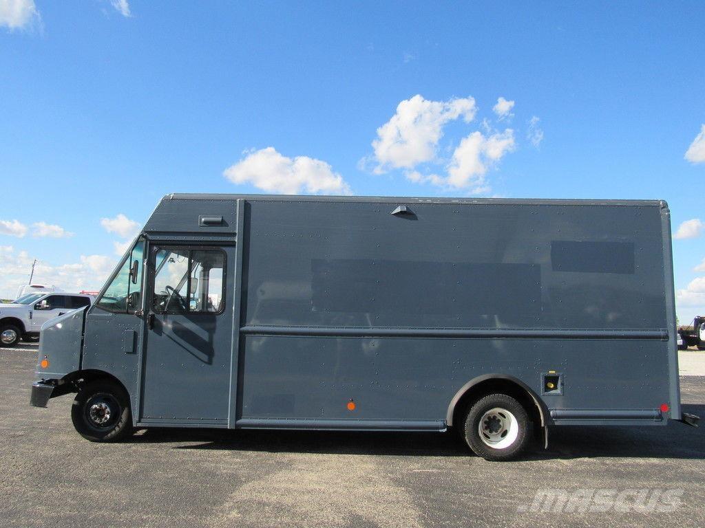 Ford E-450 貨箱式卡車