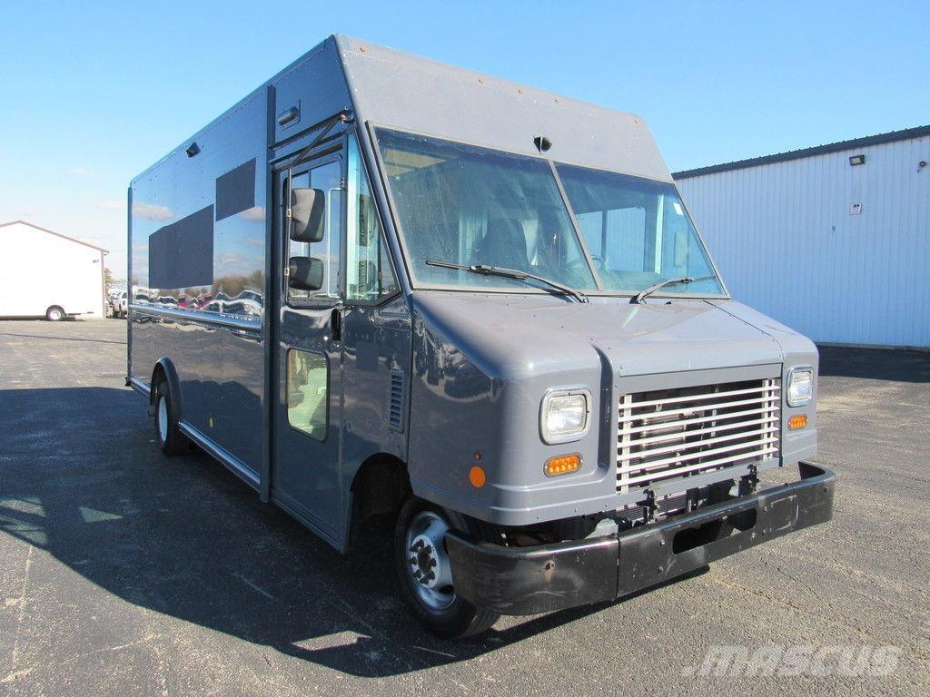 Ford E-450 貨箱式卡車