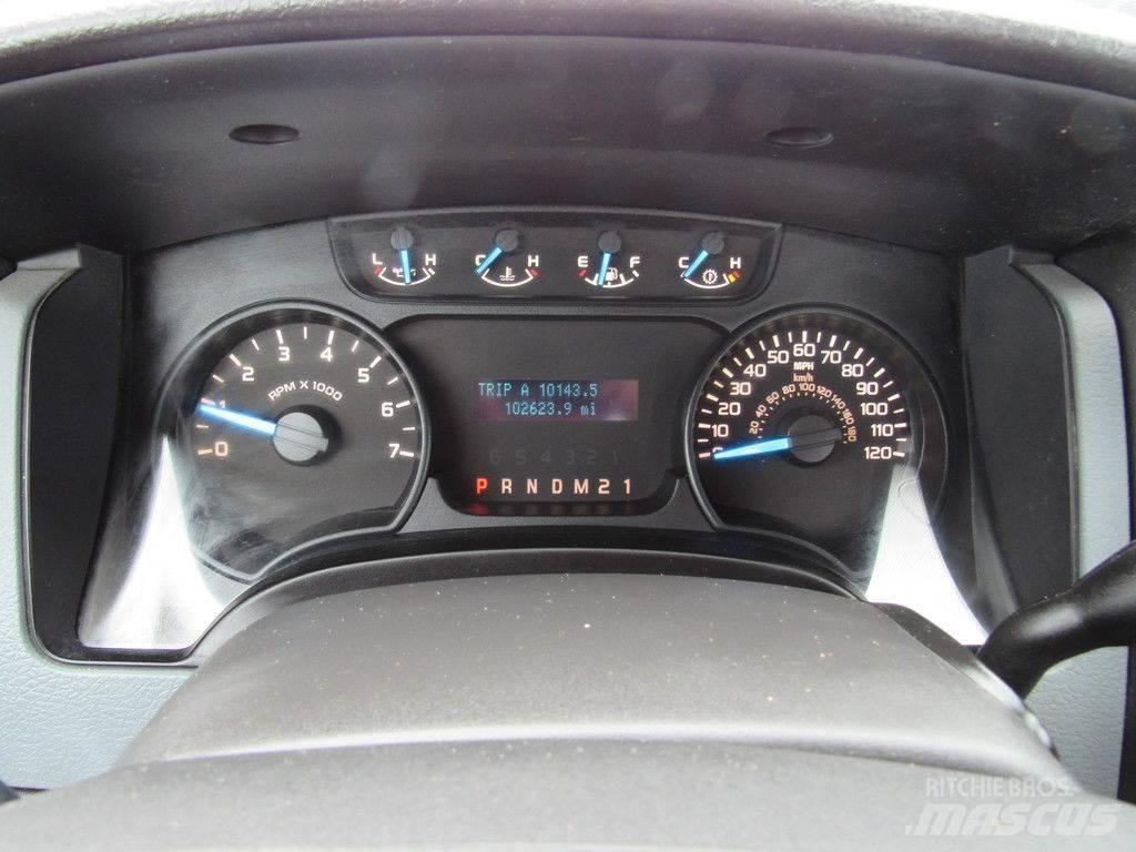 Ford F-150 皮卡.傳統半斗卡車/側卸板