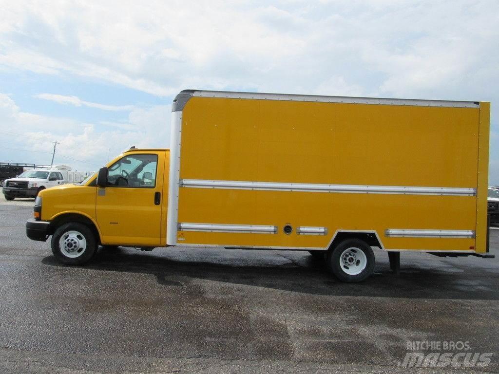 GMC Savana 3500 貨箱式卡車