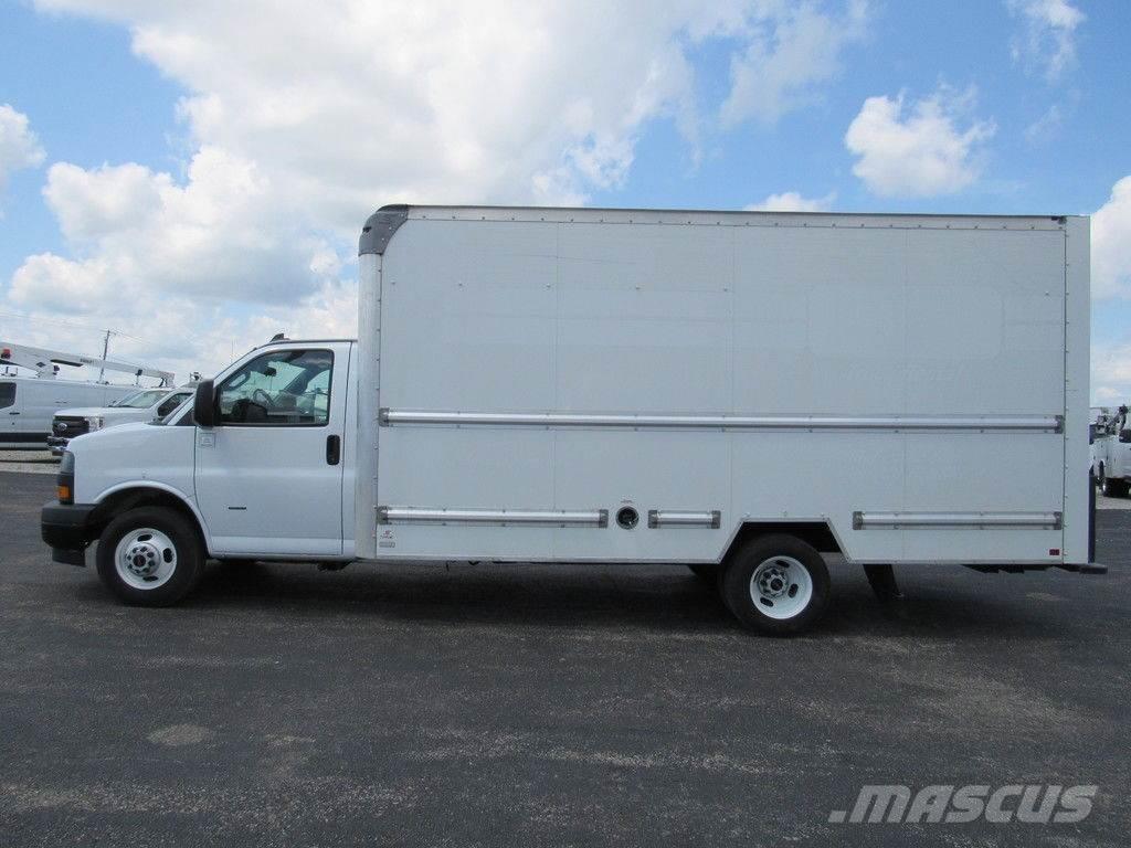 GMC Savana 3500 貨箱式卡車