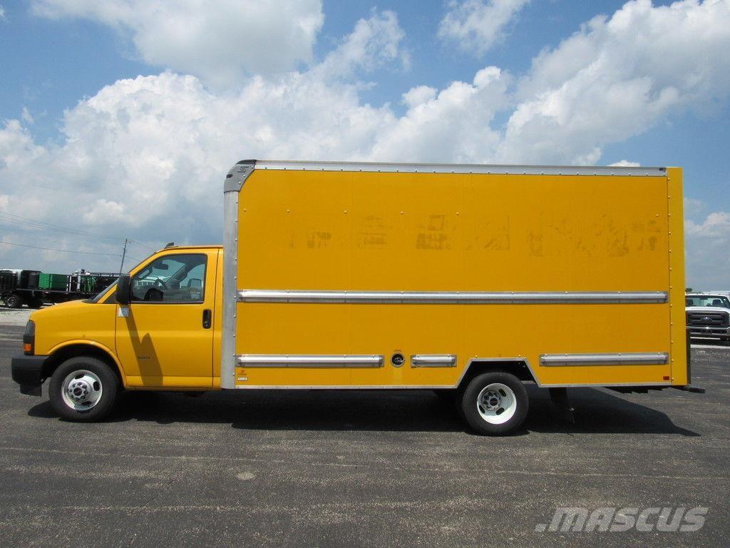 GMC Savana 3500 貨箱式卡車